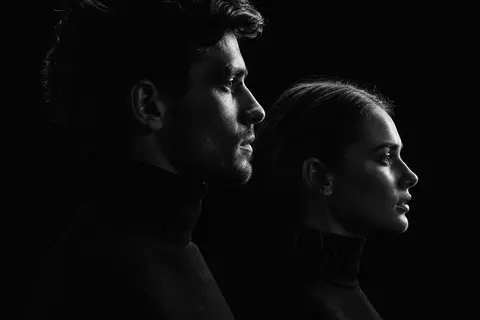 Monochrome fine-art editorial portrait of a man and woman arranged in perfect ta - AI生成图片 3