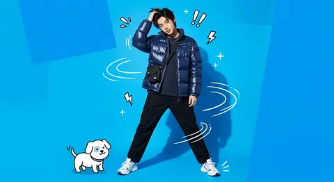A full-body fashion editorial scene against a vibrant electric-blue studio backg - AI生成图片 1