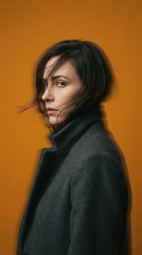A panning studio portrait of Selene Voss, a cryptic noir-inspired heroine, captu - AI生成图片 1
