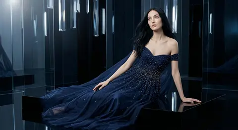 Elegant couture muse with tall proportions, refined facial structure, luminous e - AI生成图片 3