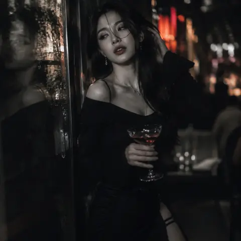 Low-light cinematic portrait of Hana Seoryn, an original Seoul nightlife songstr - AI生成图片 1