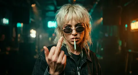 A high-intensity cinematic close-up portrait of Roxy Vale, a defiant underground - AI生成图片 1