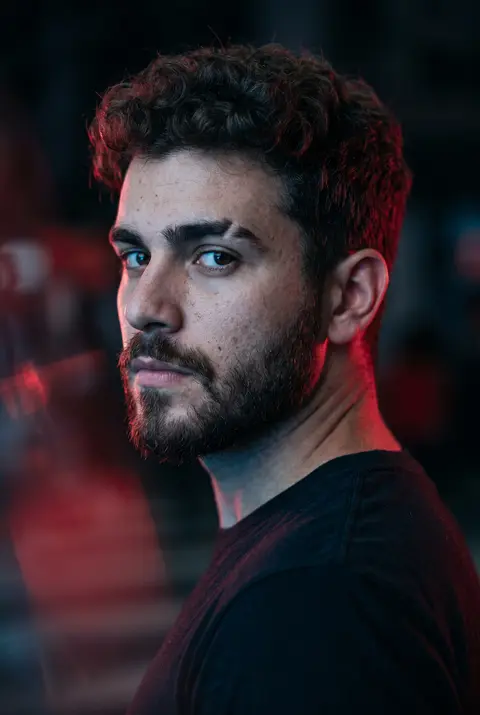 Cinematic portrait of Arthur Ferreira, captured with a 85mm f/1.4 lens to ensure - AI生成图片 1