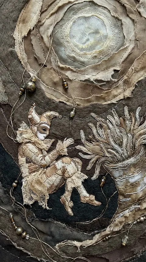 A masked carnival acrobat suspended in the crushing stillness of a lightless oce - AI生成图片 1
