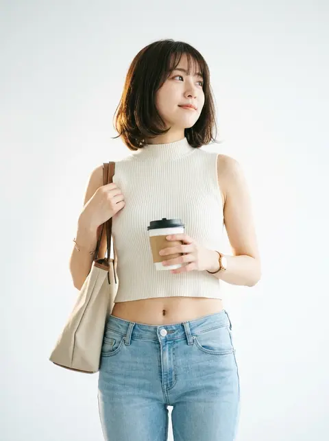 A fresh high-key white-background lifestyle portrait of a young woman in her 20s - AI生成图片 4